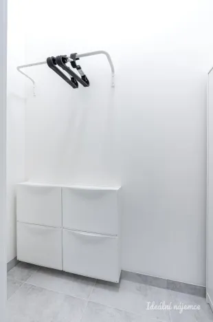 Pronájem bytu 2+kk, Praha - Kyje, Za černým mostem, 58 m2