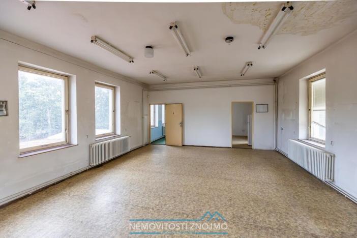 Pronájem výrobních prostor, Hrušovany nad Jevišovkou, Rudé armády, 12000 m2
