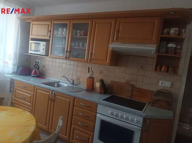 Prodej bytu 3+1, Ostrov, Luční, 78 m2