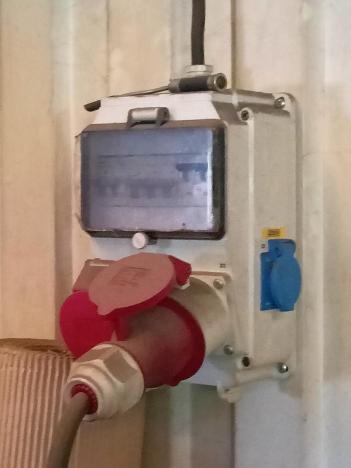 Pronájem skladu, Tachlovice, 1050 m2