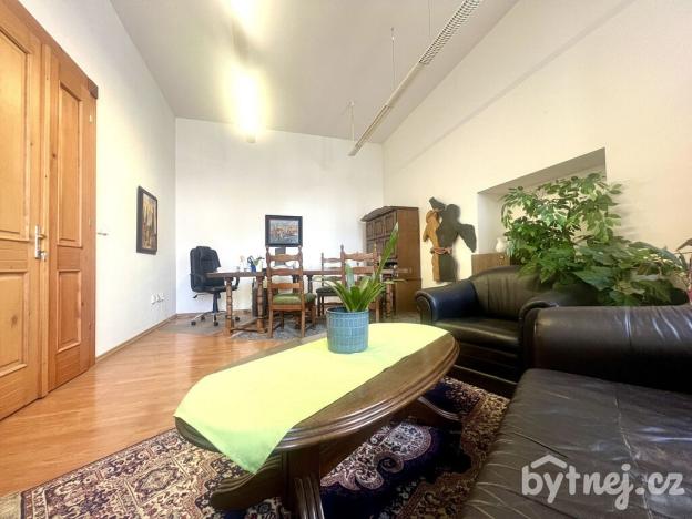 Pronájem kanceláře, Olomouc, Horní náměstí, 142 m2