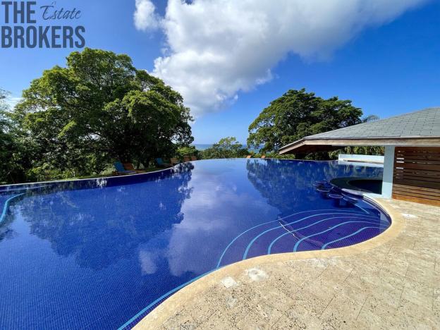 Prodej komerční, Coxen Hole, Roatán, Honduras, 304 m2