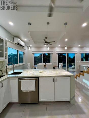 Prodej rodinného domu, Coxen Hole, Roatán, Honduras, 245 m2