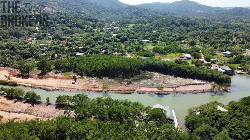 Prodej pozemku, Coxen Hole, Roatán, Honduras, 842 m2