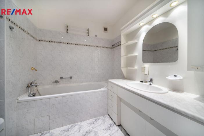 Prodej bytu 2+1, Mariánské Lázně, Družstevní, 75 m2