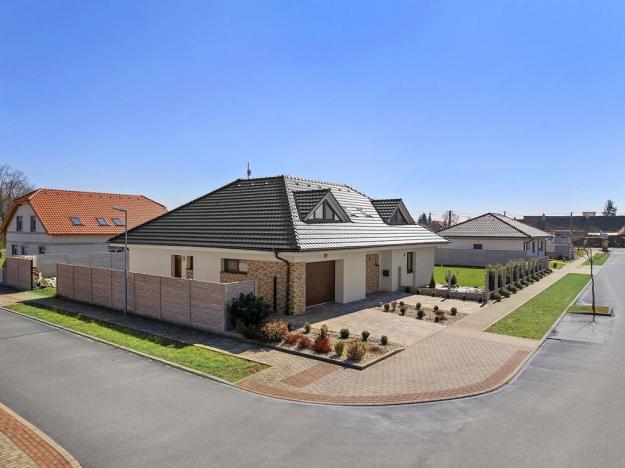 Prodej rodinného domu, Hrádek, 281 m2