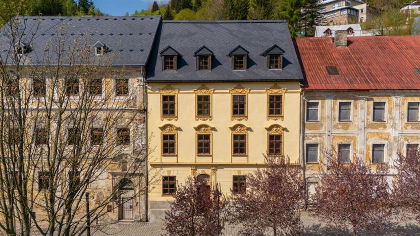 Prodej bytu 1+kk, Jáchymov, náměstí Republiky, 38 m2