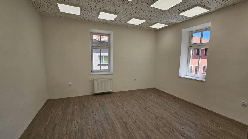 Pronájem kanceláře, Králův Dvůr, Plzeňská