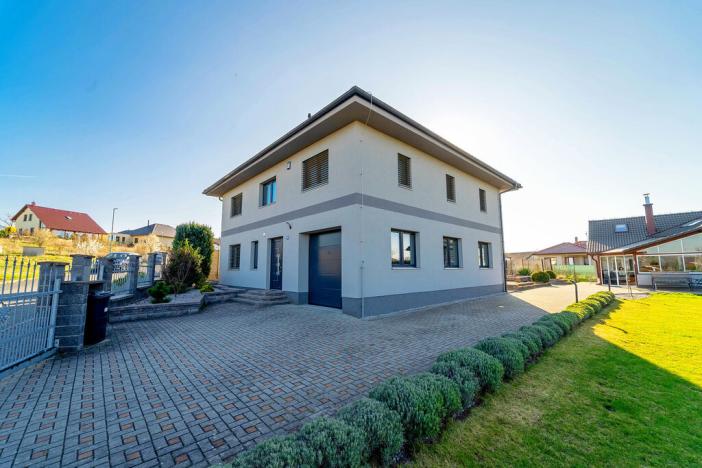 Prodej rodinného domu, Tmaň, K Vodojemu, 261 m2