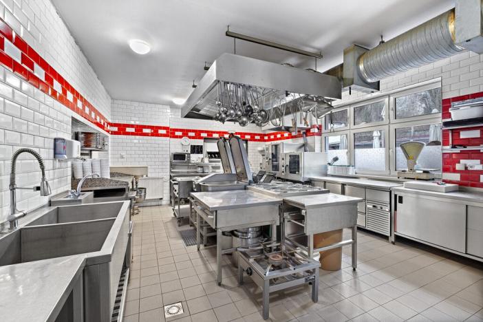 Prodej restaurace, Český Šternberk, 480 m2