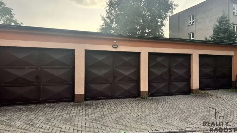 Prodej garáže, Třinec, Okrajová, 18 m2