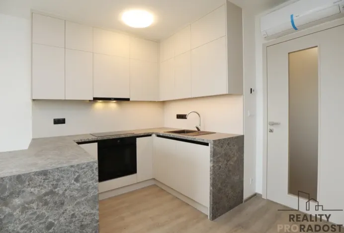 Pronájem bytu 1+kk, Praha - Háje, Výstavní, 38 m2