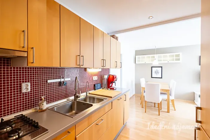Pronájem bytu 4+kk, Praha - Michle, Přímětická, 68 m2