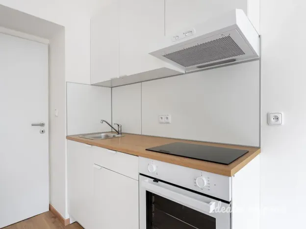 Pronájem bytu 1+kk, Praha - Vršovice, Petrohradská, 24 m2