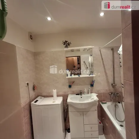 Pronájem bytu 2+kk, Praha, U pramene, 68 m2