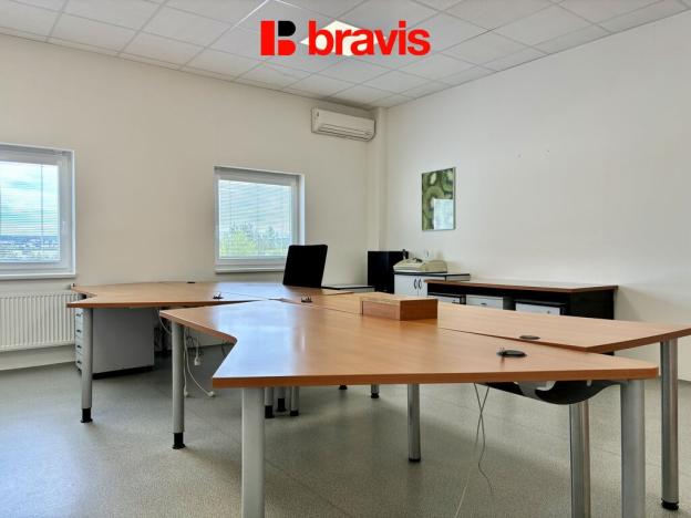 Pronájem kanceláře, Brno - Slatina, Hviezdoslavova, 257 m2