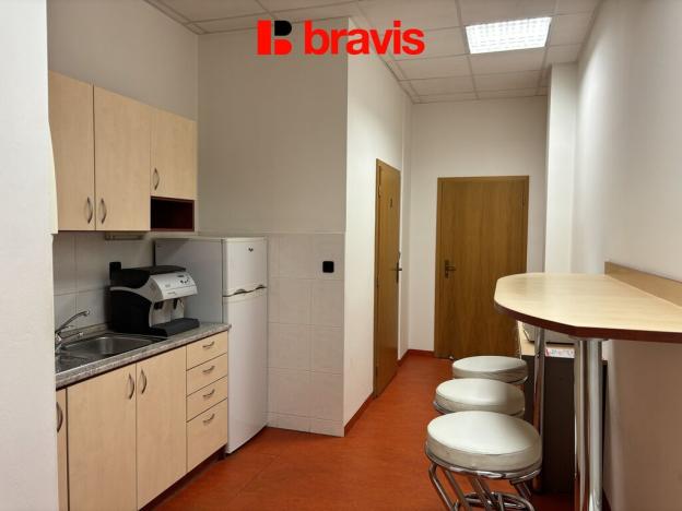 Pronájem kanceláře, Brno - Slatina, Hviezdoslavova, 257 m2