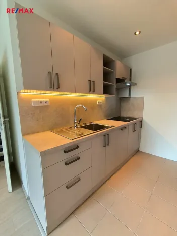 Pronájem bytu 2+kk, Kladno, Čs. armády, 40 m2