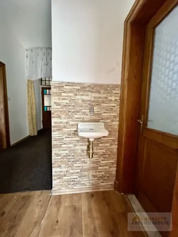 Prodej vily, Broumov, třída Masarykova, 360 m2