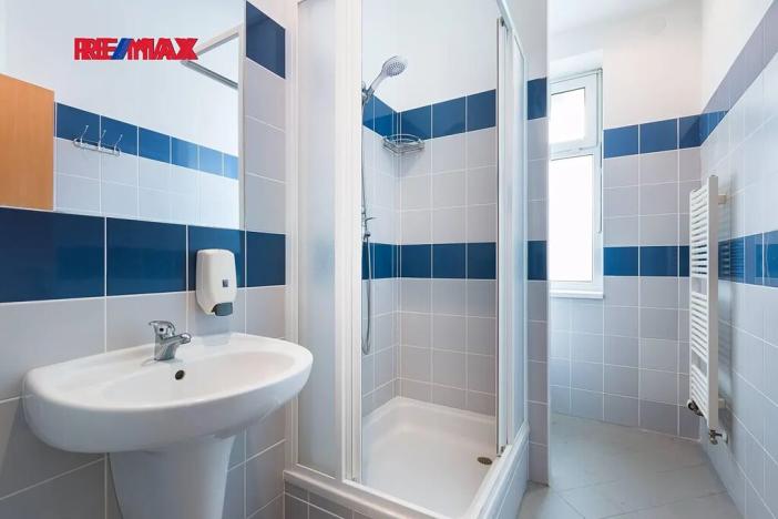 Prodej skladu, Strančice, 2325 m2