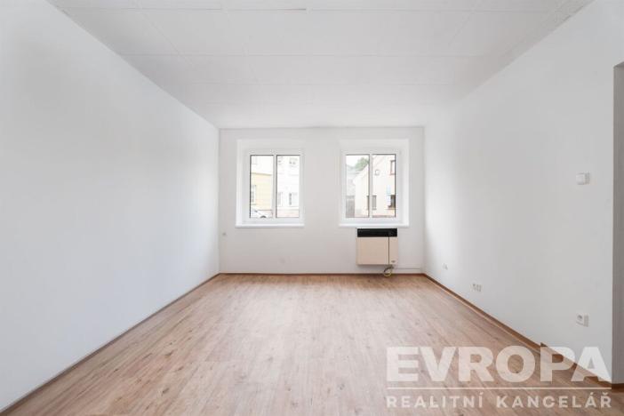 Prodej bytu 1+kk, Hostinné, Hostivínská, 23 m2