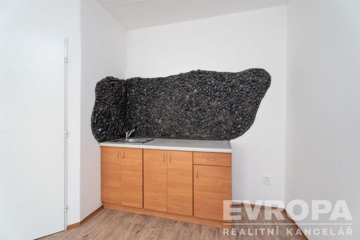 Prodej bytu 1+kk, Hostinné, Hostivínská, 23 m2