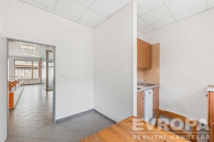 Pronájem kanceláře, Praha - Holešovice, Dukelských hrdinů, 268 m2