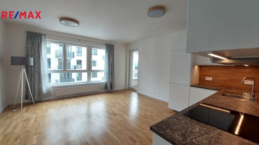 Pronájem bytu 1+kk, Praha - Modřany, Kolmanova, 40 m2