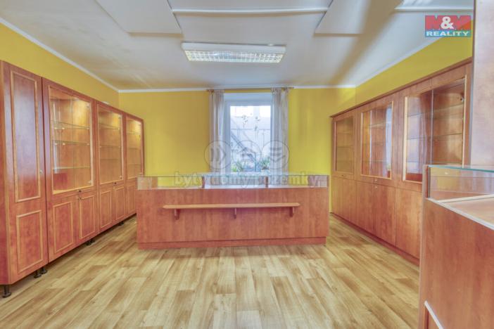 Pronájem obchodního prostoru, Kralovice, Masarykovo nám., 38 m2