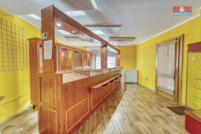 Pronájem obchodního prostoru, Kralovice, Masarykovo nám., 38 m2