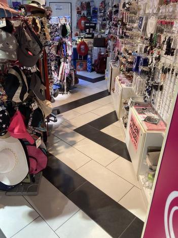 Pronájem obchodního prostoru, Teplice, 32 m2