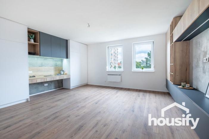 Prodej bytu 2+kk, Znojmo, náměstí Svobody, 55 m2