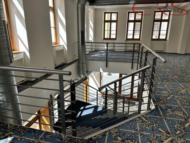 Pronájem obchodního prostoru, Jablonec nad Nisou, Lidická, 342 m2