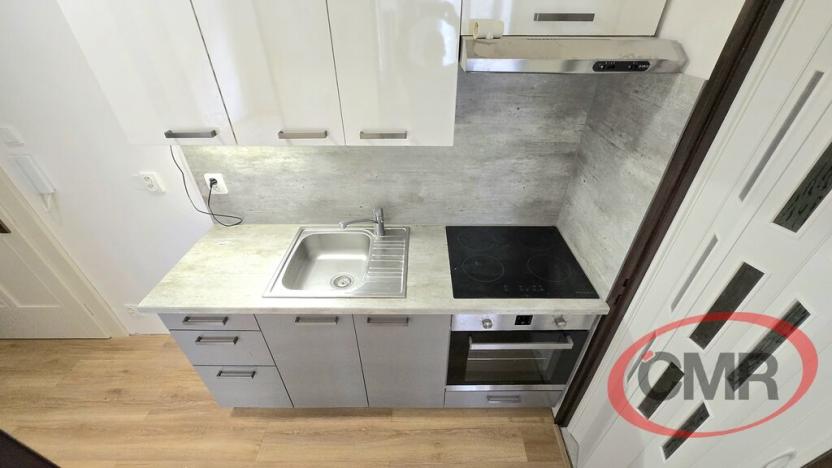 Pronájem bytu 2+kk, Praha, Sudoměřská, 43 m2