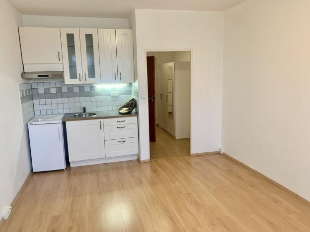 Pronájem bytu 1+kk, Praha - Michle, Bítovská, 26 m2