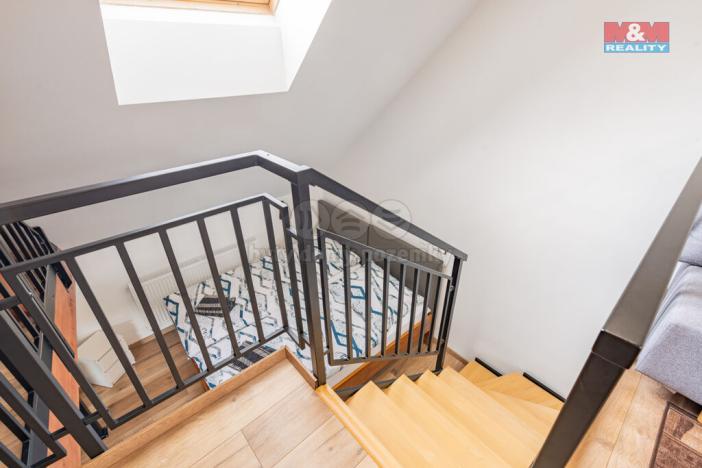 Pronájem atypického bytu, Hoštice, 60 m2