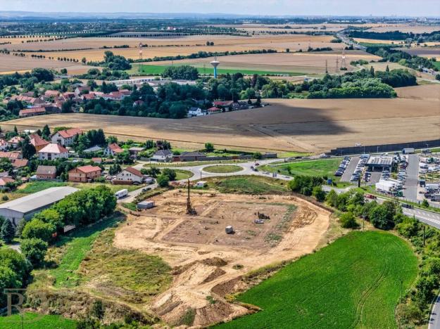 Prodej komerčního pozemku, Zápy, 27803 m2