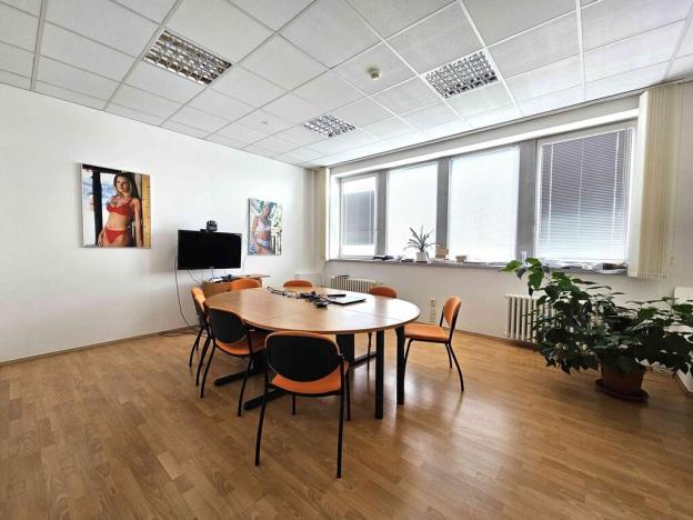 Pronájem kanceláře, Praha - Čakovice, Cukrovarská, 714 m2