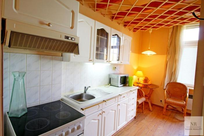 Pronájem bytu 1+1, Karlovy Vary, Jízdárenská, 42 m2
