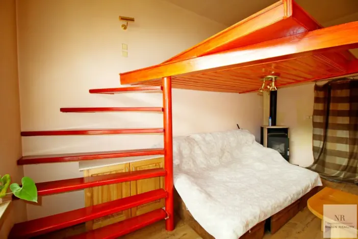Pronájem bytu 1+1, Karlovy Vary, Jízdárenská, 42 m2