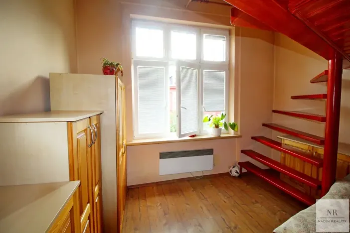 Pronájem bytu 1+1, Karlovy Vary, Jízdárenská, 42 m2