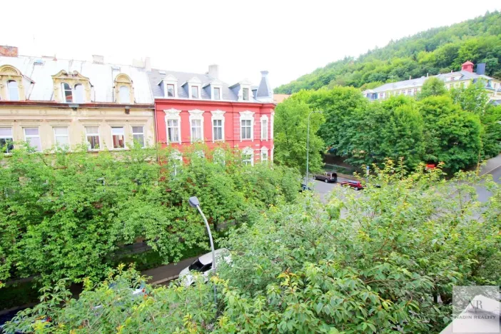 Pronájem bytu 1+1, Karlovy Vary, Jízdárenská, 42 m2