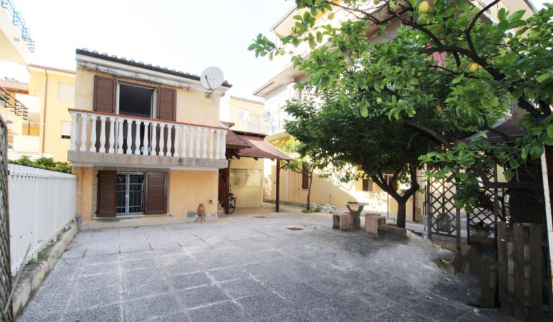 Prodej rodinného domu, Via Giovanni Pascoli,Silvi,Itálie, 128 m2