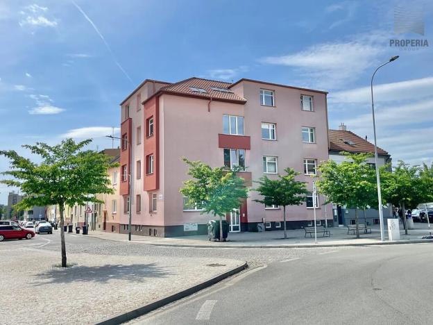 Pronájem bytu 1+kk, Brno, Charbulova, 43 m2