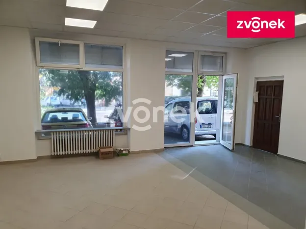 Pronájem obchodního prostoru, Zlín, třída Tomáše Bati, 100 m2