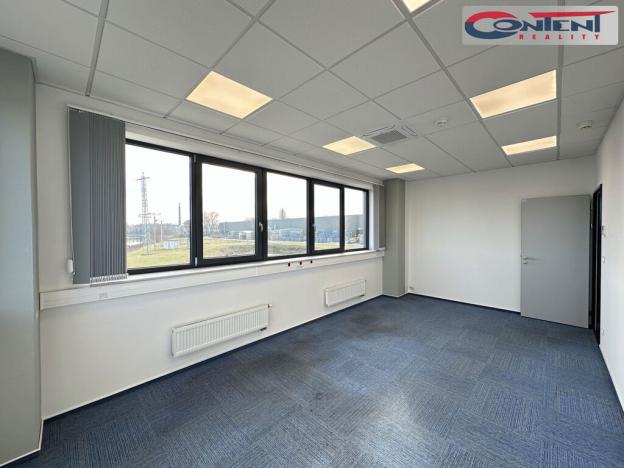 Pronájem výrobních prostor, Zápy, 2622 m2