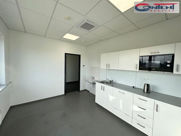 Pronájem výrobních prostor, Zápy, 2622 m2