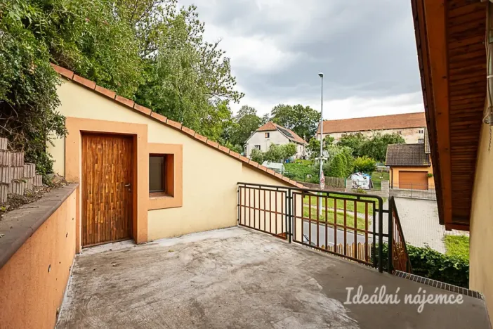 Pronájem bytu 6+kk a větší, Praha - Královice, K Uhříněvsi, 221 m2