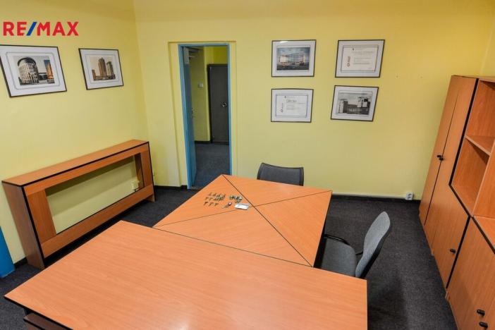 Pronájem kanceláře, Praha - Bubeneč, Bubenečská, 49 m2