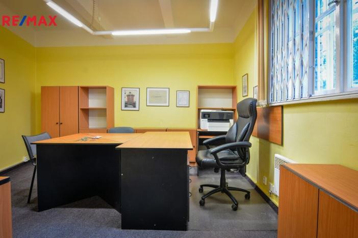 Pronájem kanceláře, Praha - Bubeneč, Bubenečská, 49 m2